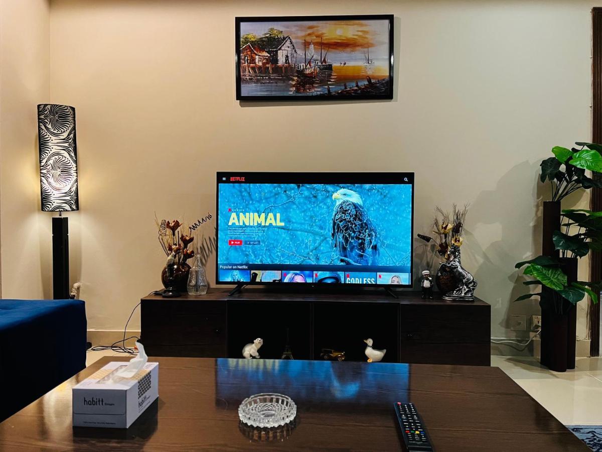 Entire 1 Bedroom Apartment: Netflix, Youtube. Islamabad Ngoại thất bức ảnh